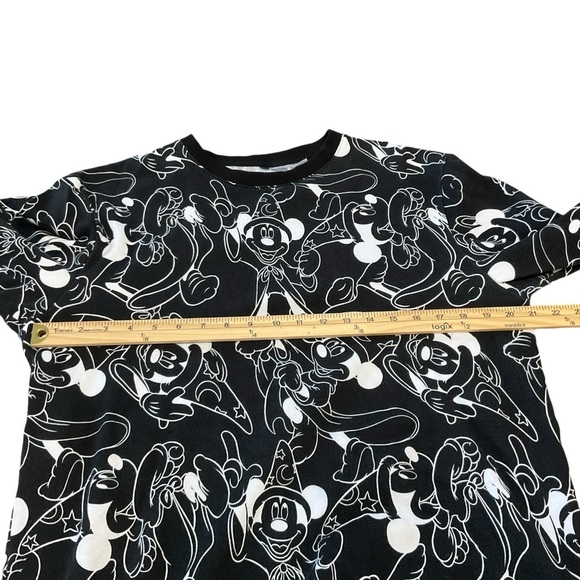 Sorcerer Mickey Crewneck. Size:M - Picture 8 of 8
